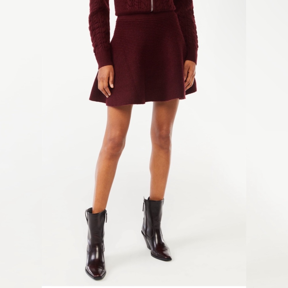 🆕 Burgundy Sweater Mini Skirt (Sizes XL AVAILABLE!)